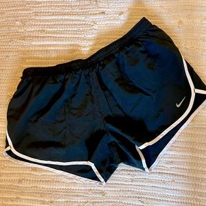 Nike Women’s Dry Fit Shorts Medium